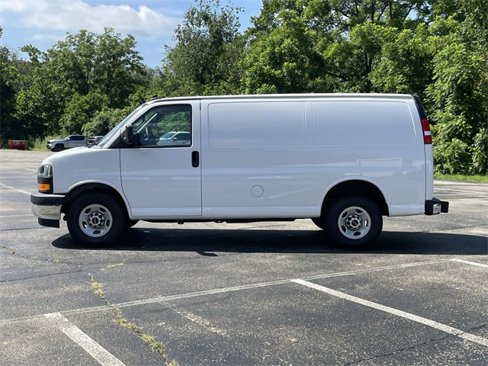 Used 2023 GMC Savana 2500 w/ Driver Convenience Package image 6