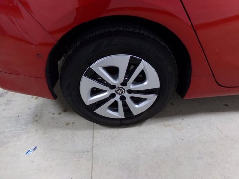 Used 2018 Toyota Prius Two image 33