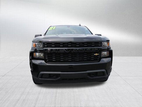 Used 2021 Chevrolet Silverado 1500 Custom image 2