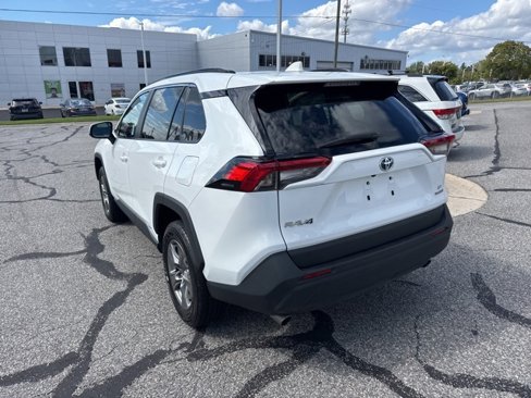 Used 2024 Toyota RAV4 LE image 9