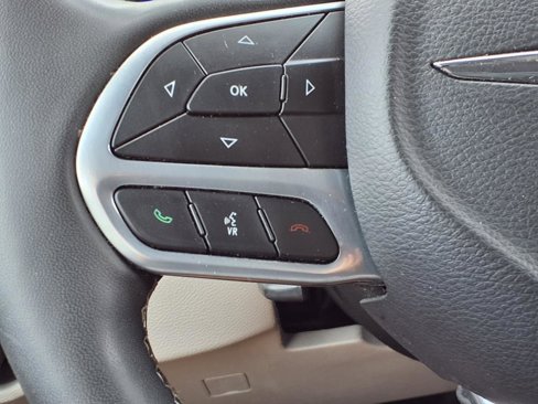 Used 2023 Chrysler Voyager LX image 24