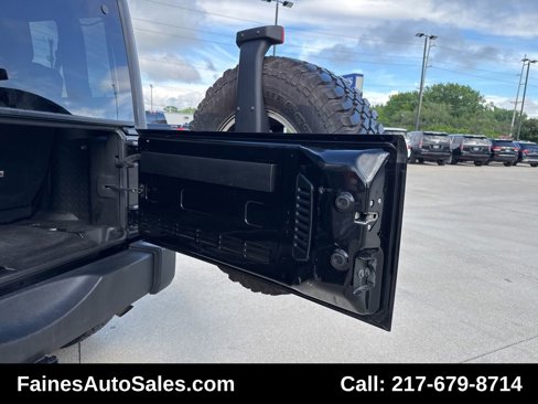 Used 2016 Jeep Wrangler Rubicon w/ Power Convenience Group image 40