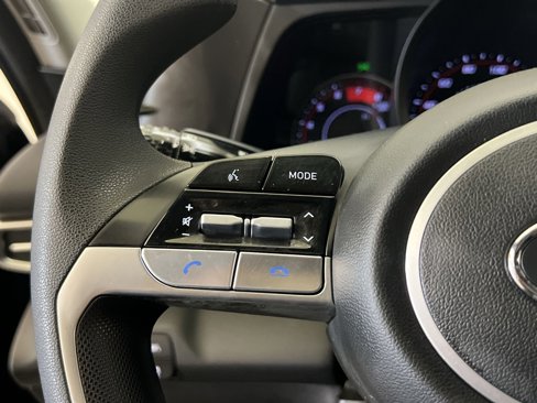 Used 2023 Hyundai Elantra SE image 30
