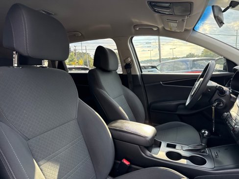 Used 2017 Kia Sorento LX image 35