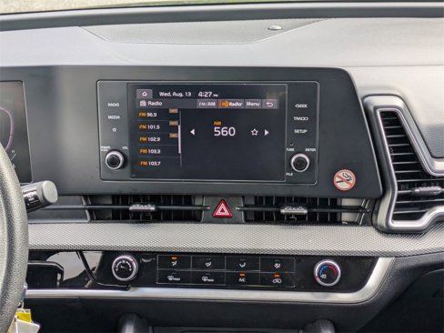 Used 2023 Kia Sportage LX image 19