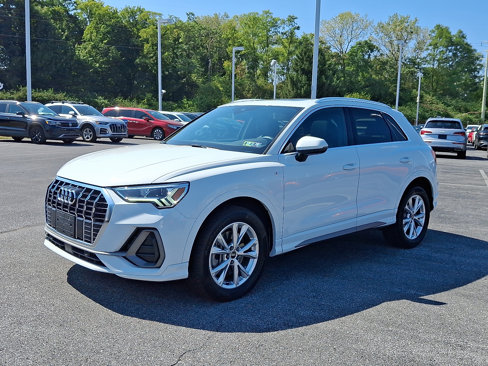 Used 2022 Audi Q3 2.0T Premium Plus w/ Premium Plus Package image 3
