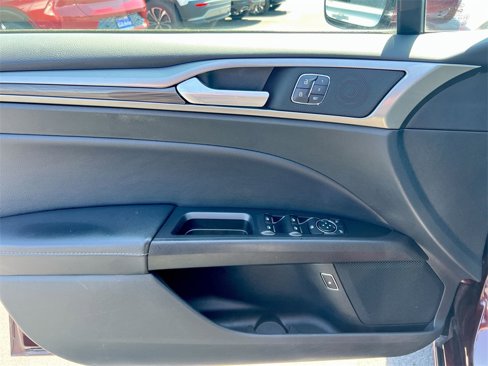 Used 2017 Ford Fusion Energi SE image 19