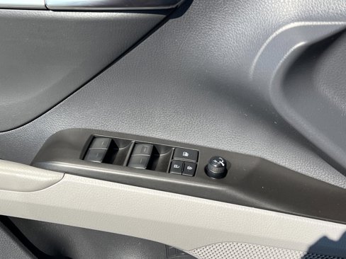 Used 2023 Toyota Camry SE image 29