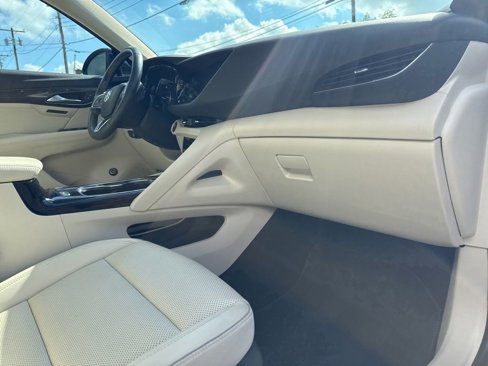 Used 2021 Buick Envision Essence w/ Technology Package I image 21