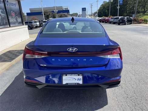 Certified 2023 Hyundai Elantra SEL w/ Convenience Package image 4