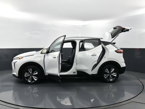 Used 2022 Chevrolet Bolt EUV LT w/ Convenience Package image 33