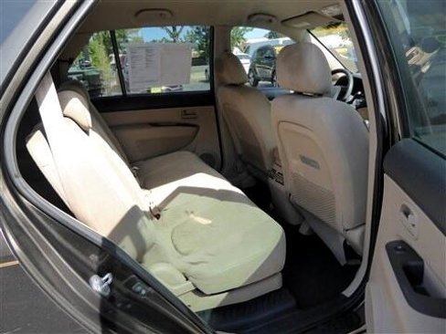 Used 2009 Kia Rondo LX image 17