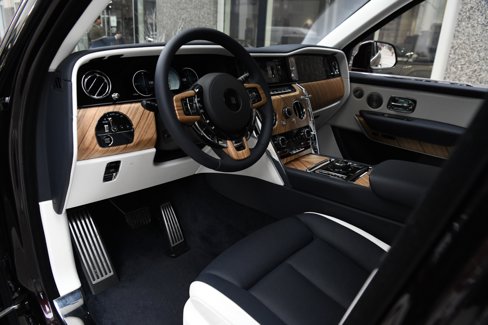 New 2025 Rolls-Royce Cullinan image 13