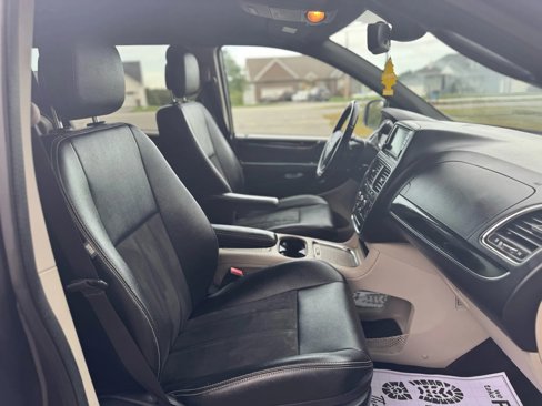 Used 2019 Dodge Grand Caravan SXT image 20