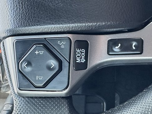 Used 2020 Toyota Tacoma Limited image 40