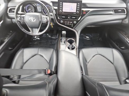 Used 2021 Toyota Camry SE image 17