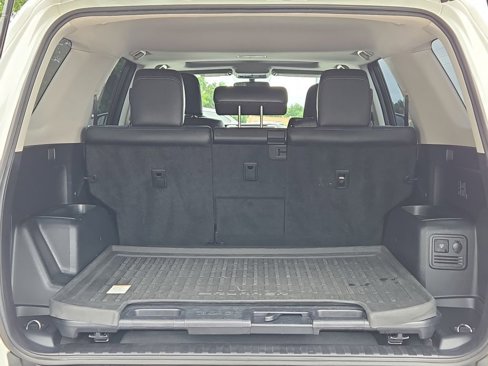 Used 2015 Toyota 4Runner Limited image 10