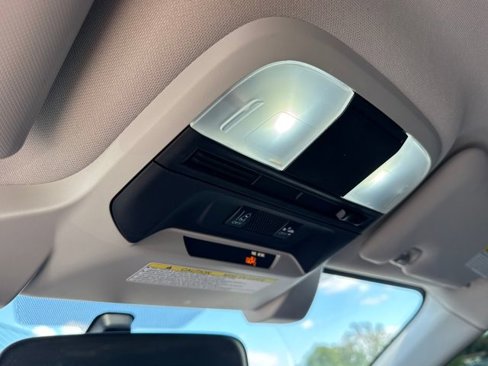 Used 2019 Subaru Crosstrek 2.0i w/ Eyesight System image 24