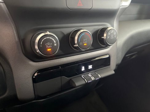 New 2024 RAM 1500 Big Horn image 31