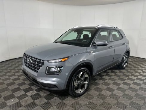 Used 2022 Hyundai Venue SEL w/ Cargo Package image 7