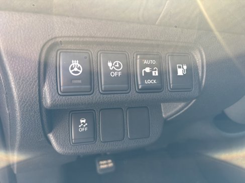 Used 2017 Nissan Leaf SV image 15