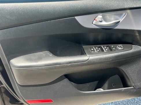 Used 2024 Kia Forte LXS image 11