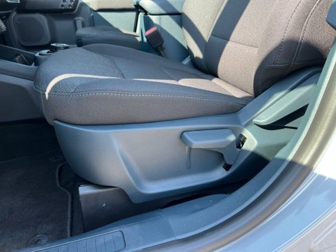 New 2025 Ford Maverick XL image 14