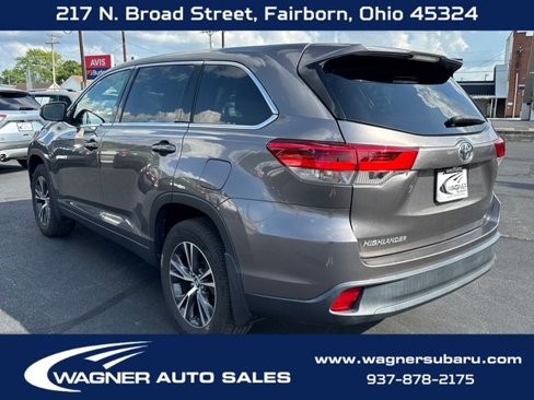 Used 2018 Toyota Highlander LE image 5