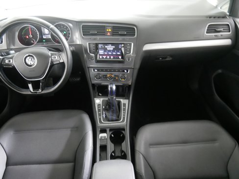 Used 2015 Volkswagen e-Golf SEL Premium image 10