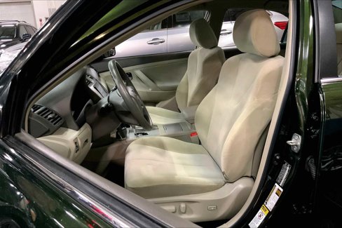 Used 2011 Toyota Camry LE image 7
