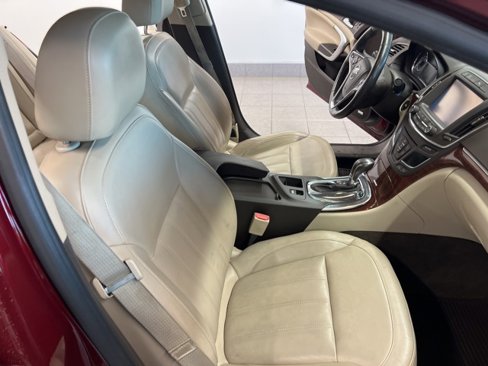Used 2017 Buick Regal Premium w/ Driver Confidence Package #1 image 20