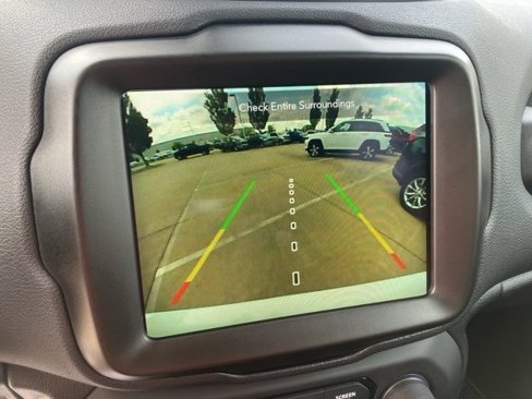 Certified 2023 Jeep Renegade Limited image 17