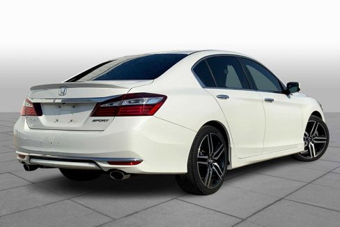 Used 2017 Honda Accord Sport image 12