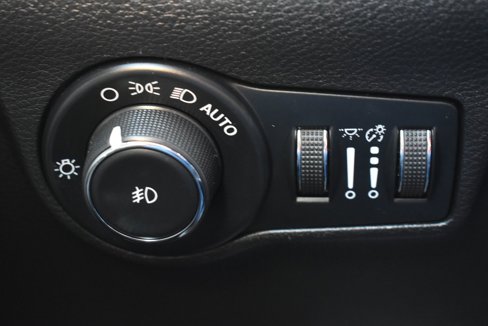Used 2022 Jeep Compass Limited image 19