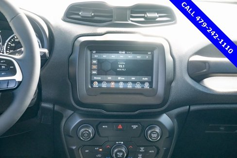 Used 2020 Jeep Renegade Latitude image 32