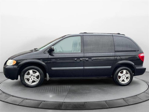 Used 2006 Dodge Caravan SXT image 2