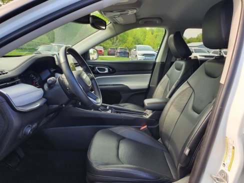 Used 2022 Jeep Compass Limited image 6