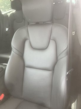 Used 2023 Volvo XC60 B5 Plus w/ Climate Package image 2