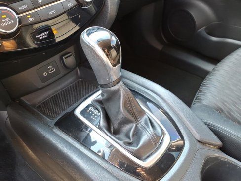 Used 2018 Nissan Rogue SV image 24