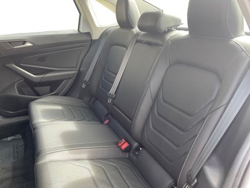Used 2021 Volkswagen Jetta SEL Premium image 17