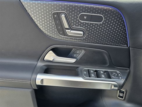New 2026 Mercedes-Benz GLB 250 image 16