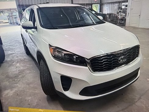 Used 2020 Kia Sorento LX image 3