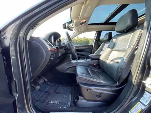 Used 2011 Jeep Grand Cherokee Limited image 19
