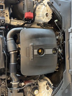 Used 2017 Jaguar XE Premium image 33