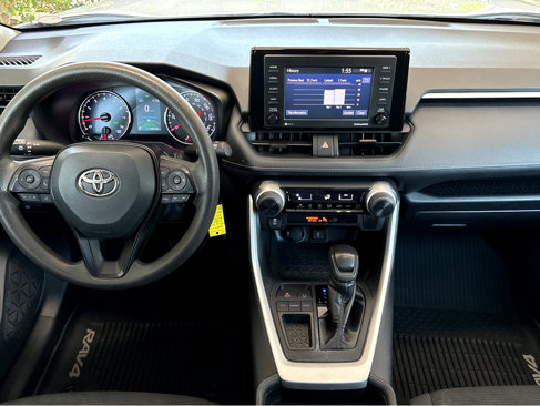 Used 2020 Toyota RAV4 LE image 4
