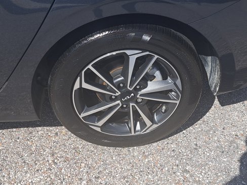 Used 2024 Kia Forte LXS image 10