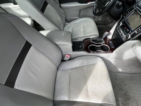 Used 2014 Toyota Camry XLE image 43