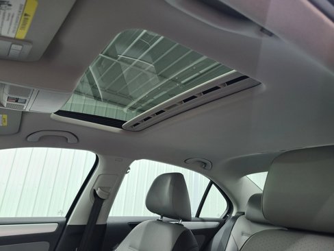 Used 2016 Volkswagen Jetta SEL Premium image 20