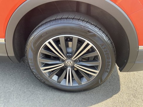 Certified 2019 Volkswagen Tiguan SEL w/ 3rd Row Seat Package image 9