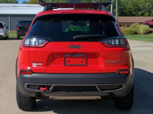 Used 2019 Jeep Cherokee Trailhawk w/ Cold Weather Group image 5